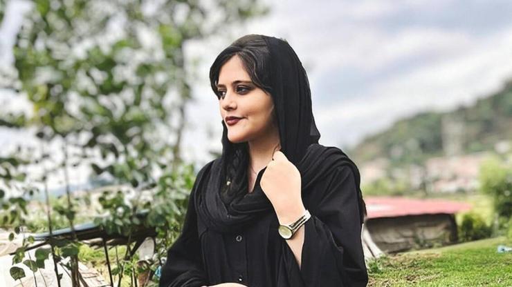 İranda Mahsa Amininin amcası gözaltına aldı