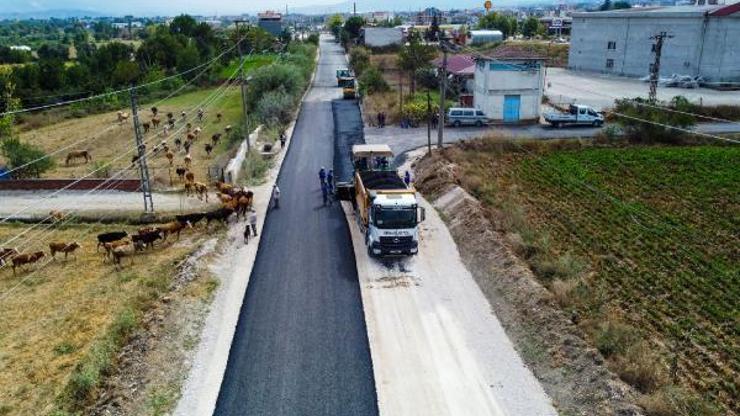 Erbaa’da sıcak asfalt çalışmaları sürüyor