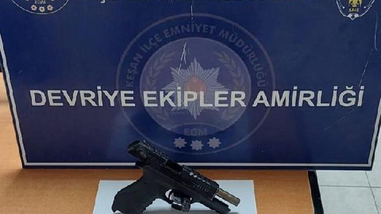 Alkollü sürücü, üzerinde ruhsatsız tabancayla yakalandı