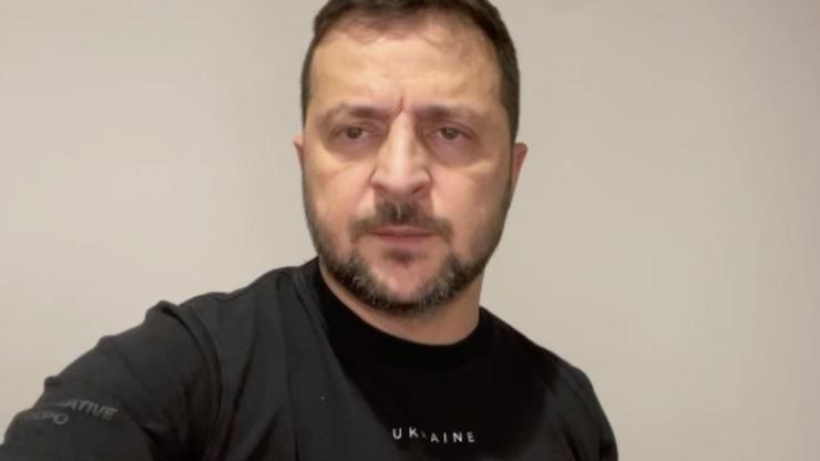 Zelenski: Rusya, yardım görevlilerinin aracını vurdu