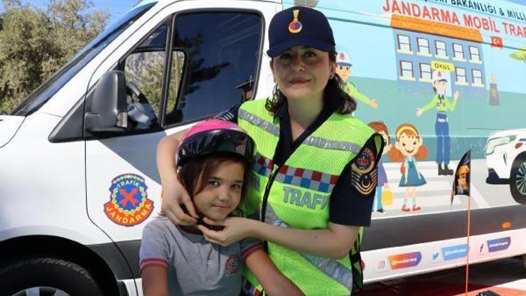 Jandarmadan öğrencilere bisiklet eğitimi