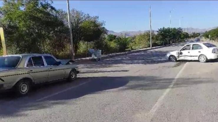 Kayseride iki otomobil çarpıştı: 3 yaralı