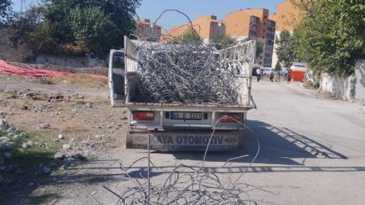 Enkaz alanlarından çaldığı inşaat demirini satmak isterken yakalandı