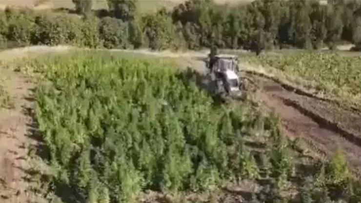 Son dakika Bakan Yerlikaya duyurdu Zehir tacirlerine 2 tonluk ağır darbe