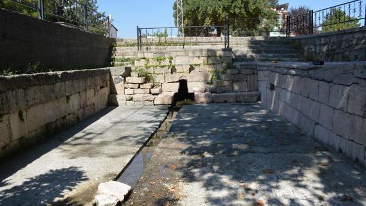Roma dönemine ait Çay Pınarı, tarihe meydan okuyor