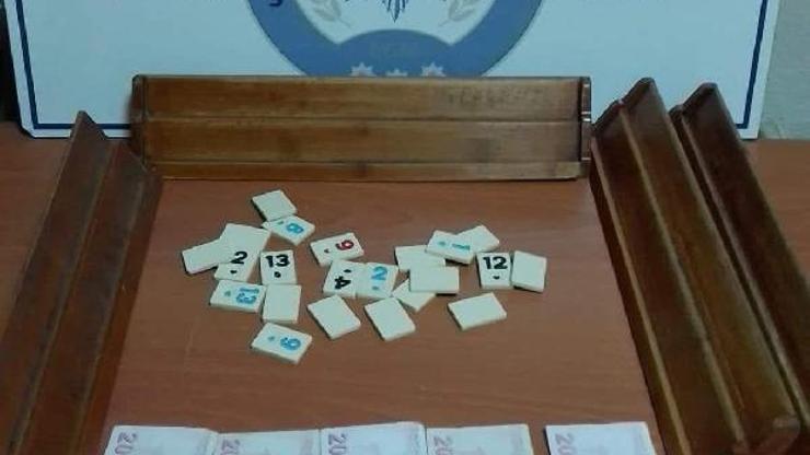 Edirne’de kumar oynarken yakalanan 4 kişiye 16 bin 220 lira ceza