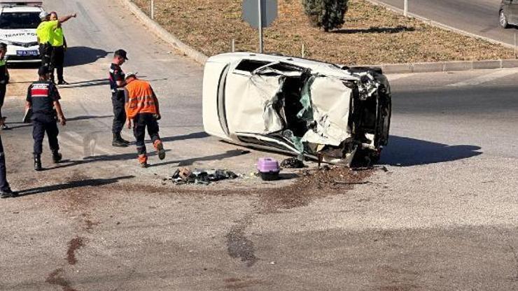 Bandırmada, TIR’a çarpan otomobilin sürücüsü ağır yaralandı