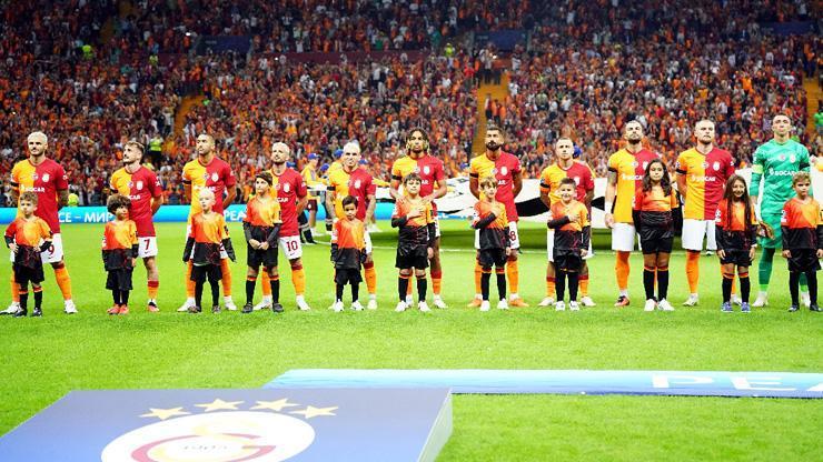 Galatasarayda taşlar yerinden oynuyor