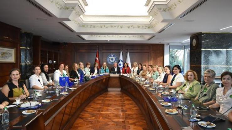 İş kadınları İZTOda milletvekilleriyle bir araya geldi