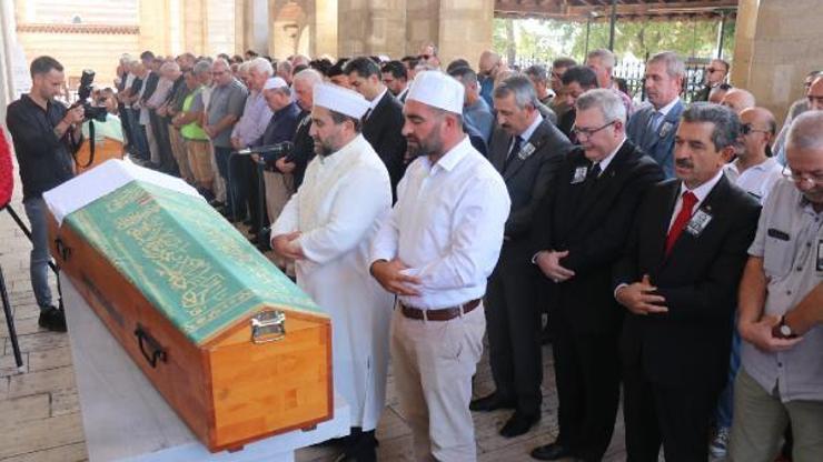 Büyükelçi Yörükün babası Yaşar Yörük, Edirnede toprağa verildi