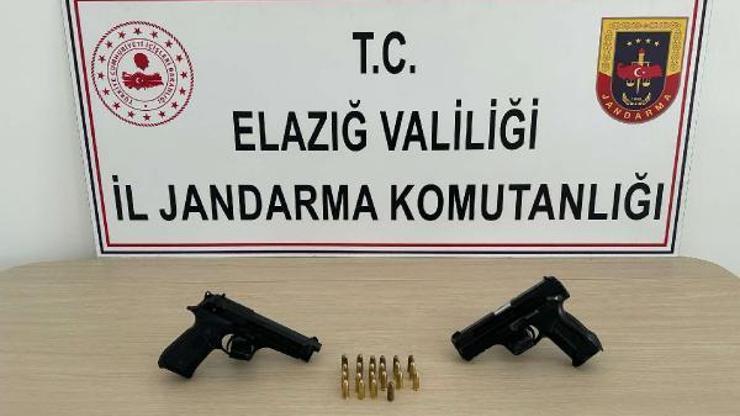 Elazığ’da ruhsatsız tabanca ile yakalanan 2 şüpheli gözaltına alındı