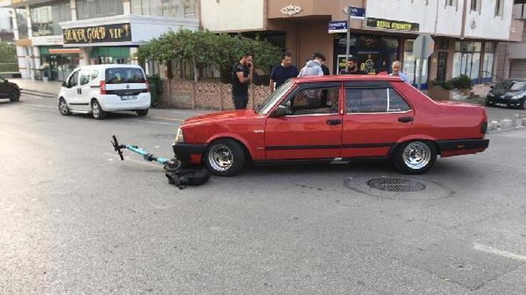 Otomobille çarpışan skuterin sürücüsü yaralandı