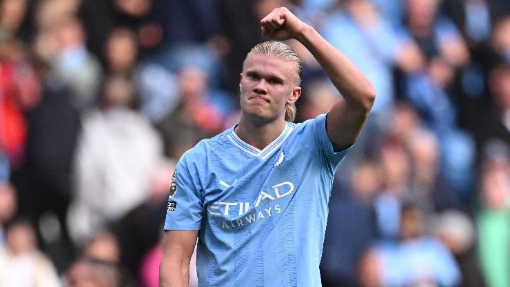 Haaland tek başına Manchester Uniteda bedel