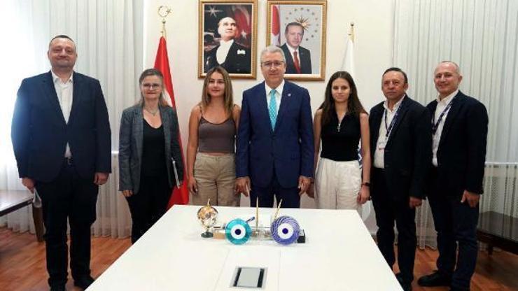Prof. Dr. Uyanıkgil: Bu programı bitiren hem tıp hem bilim doktoru oluyor