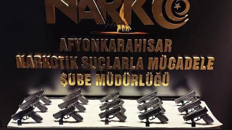 Afyonkarahisarda araçlardan tabanca çıktı