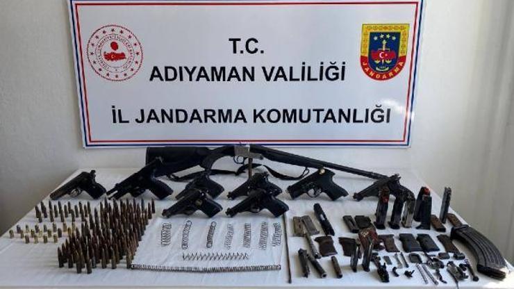Adıyamanda ruhsatsız tabancaya 4 gözaltı