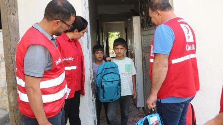 Şırnak’ta Türk Kızılayı’ndan 556 öğrenciye kırtasiye malzemesi