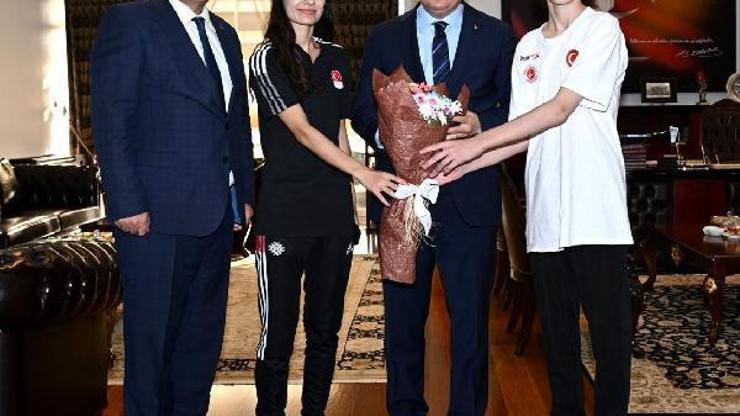 Kılınç kardeşlerden Kick Boks şampiyonluğu
