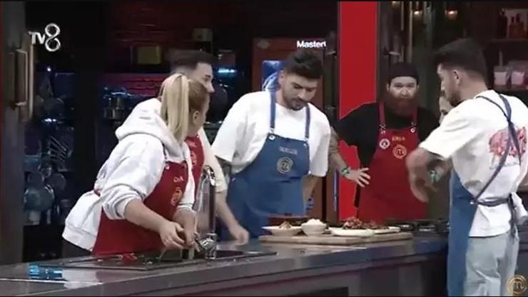 Masterchef All Starda takımlar belli oldu Sergen ve Dilaranın küslüğü ortaya çıktı