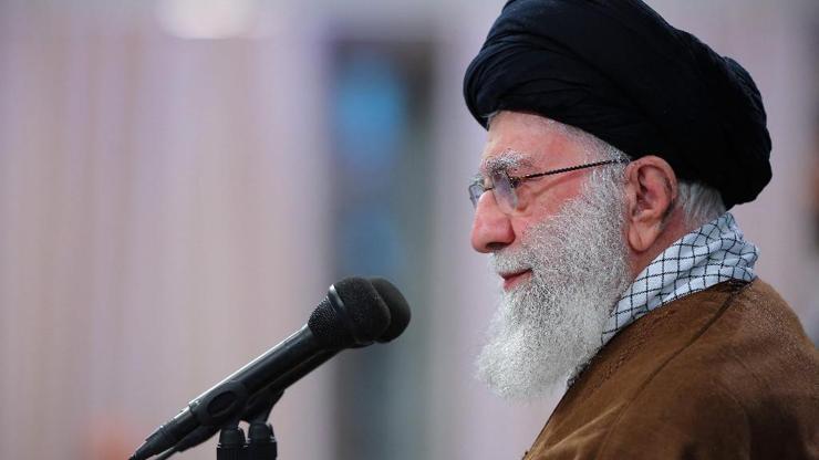 Hamaney: İsrail saldırıları devam ederse kimse direniş güçlerini durduramayacak