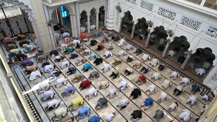 Gıyabi cenaze namazı nedir, nasıl kılınır, kaç rekattır Gıyabi cenaze namazı kılınışı