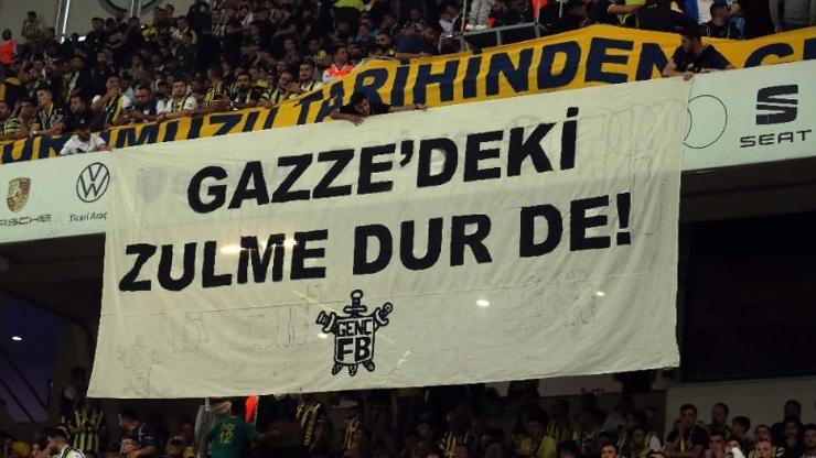 Fenerbahçe tribünlerinden Filistin’e destek: Gazzedeki zulme dur de