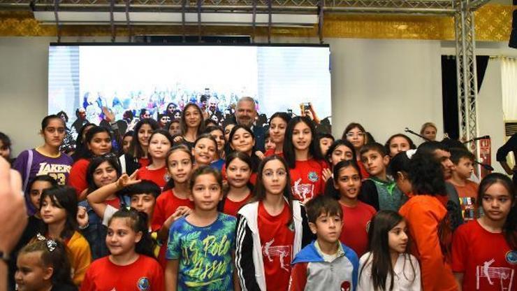 Menemende öğrencilere 1000er TL destek