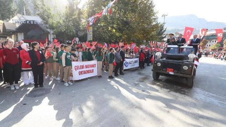 Amasyada Cumhuriyet Bayramının 100üncü yılı coşkuyla kutlandı