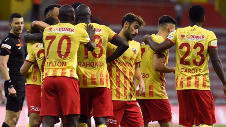 Kayserispor 4 golle tur atladı