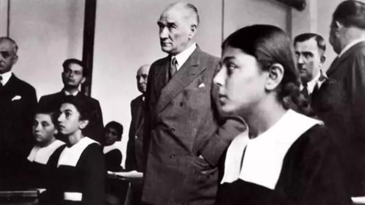 Atatürk Ölmedi şarkı sözleri… Atatürk Ölmedi Yüreğimde Yaşıyor sözleri...