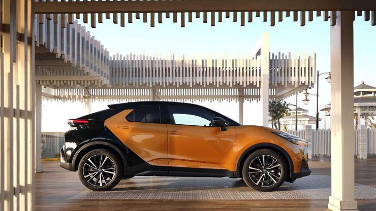 Toyota C-HR Hybrid’in yeni nesli yollara çıktı