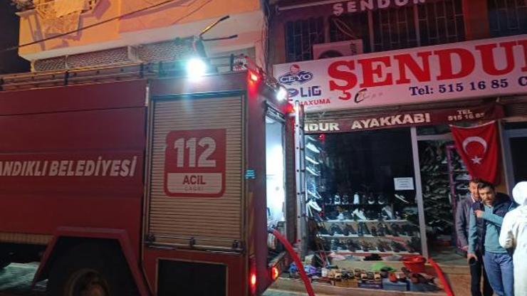 Ayakkabı dükkanında yangın