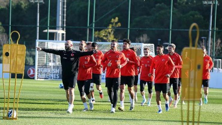 A Milli Futbol Takımı iki grup halinde çalıştı