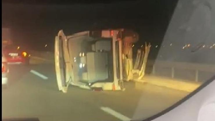 Minibüs ile otomobil çarpıştı: 3 yaralı