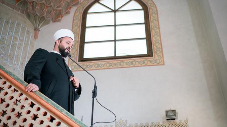 Cuma hutbesi Diyanet 24 Kasım 2023 cuma hutbesinde şefkat ve merhamete yer verdi