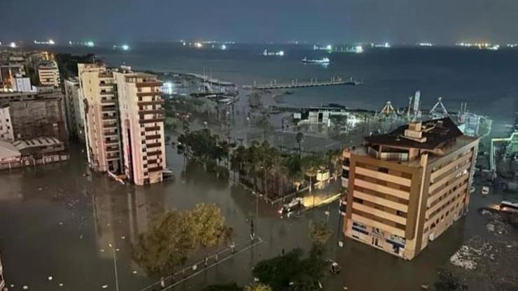 İskenderun’da okullar 1 gün tatil edildi