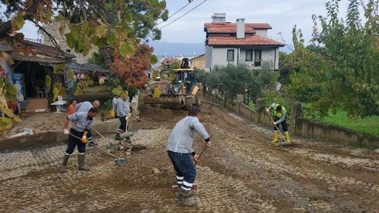 Bursa’da, selden etkilenen bölgelerde çalışmalar sürüyor