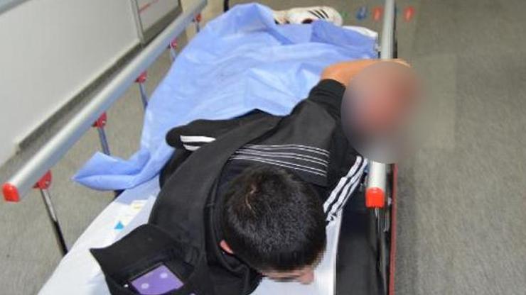 15 yaşındaki çocuk, sokakta bıçaklı saldırıya uğradı