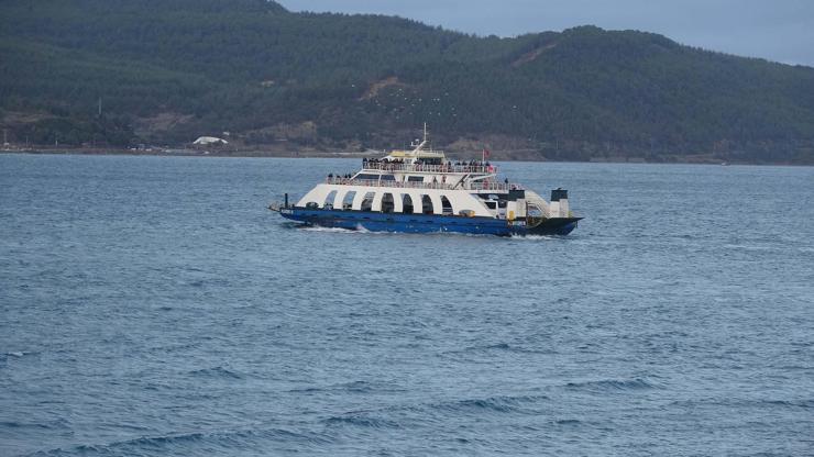 Gökçeada feribot seferlerine fırtına engeli
