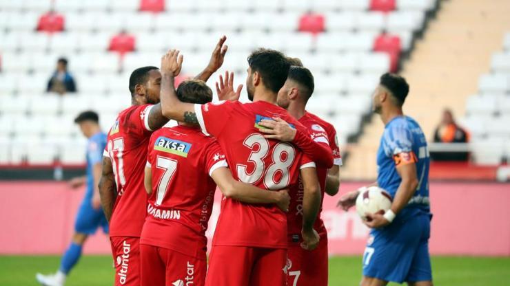 Antalyaspor 6 golle tur atladı