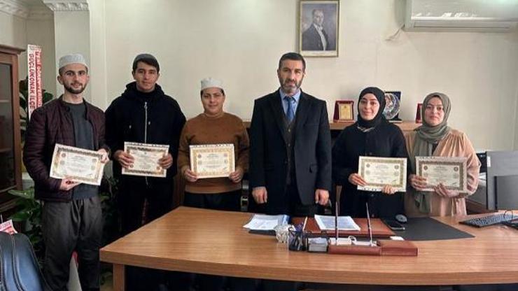 Silopi’de hafızlar belgelerini aldı