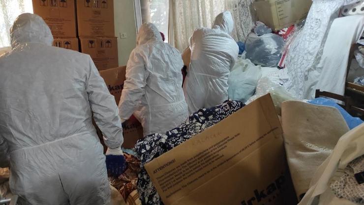 Ekipleri şoke eden olay Evden 45 ton çöp çıktı