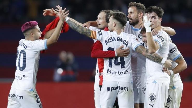 Barcelonayı deviren Girona, La Ligada yeniden zirvede