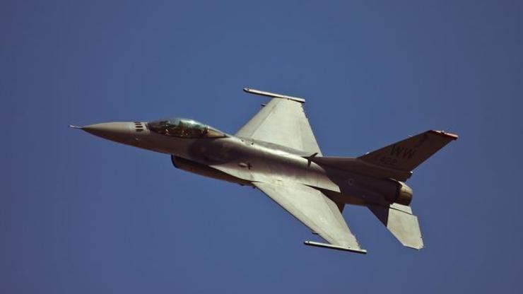 ABDye ait F-16 savaş uçağı Sarı Deniz’de düştü