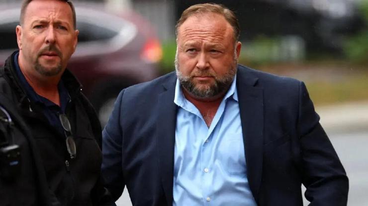 Komplo teorileriyle tanınan Alex Jones, Twitter’a geri döndü
