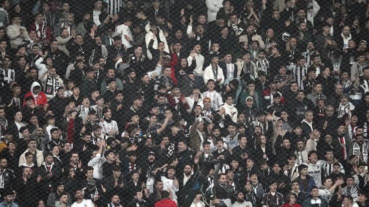 Beşiktaş taraftarı Sergen Yalçın diye bağırdı