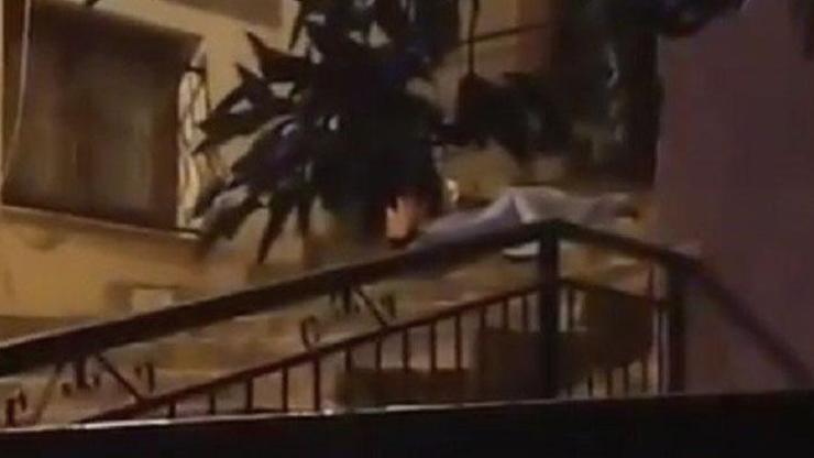 Dehşet Evi Halasını Satırla Öldürdü, Babaannesini Yaraladı...
