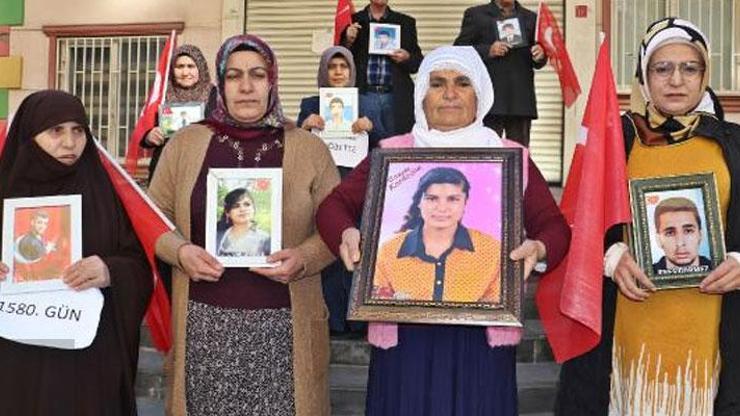 HDP önündeki evlat nöbetine bir aile daha katıldı