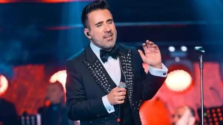Emrah sahnede gözyaşlarını tutamadı