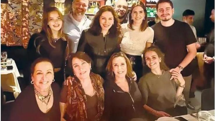 Ezo Sunala doğum günü kutlaması